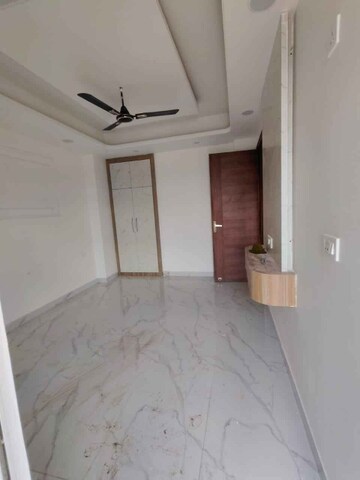 2 BHK Apartment For Rent in VVIP Homes, Gaur City 2