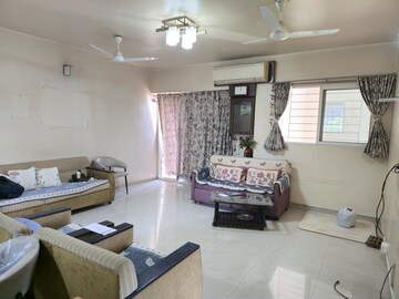 2 BHK Apartment For Rent in Prabhat Road