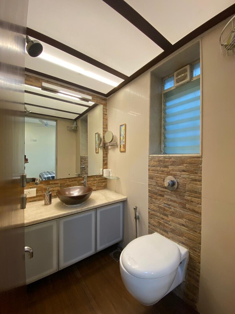 Bathroom, bandra west 4 Bedroom 1500 Sq.Ft. Apartment In Bandra West Mumbai 9555625