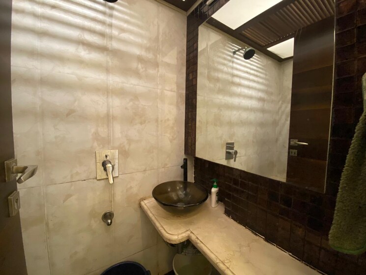 Bathroom, bandra west 4 Bedroom 1500 Sq.Ft. Apartment In Bandra West Mumbai 9555625