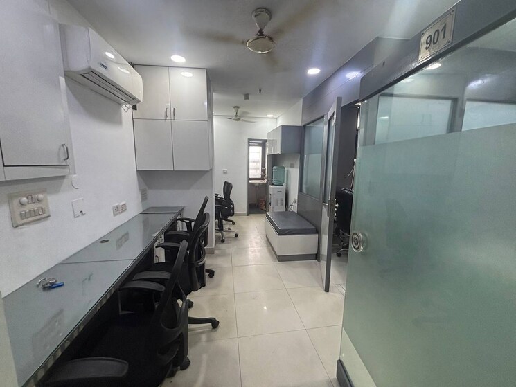 Team Area, netaji subhash place Commercial Office Space 467 Sq.Ft. In Netaji Subhash Place Delhi 9555611