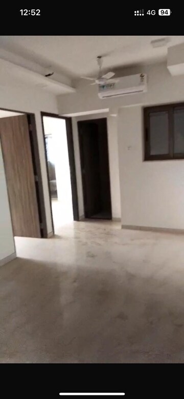 Room in 2 BHK Apartment at Platinum Corporation, Andheri West – for Rent