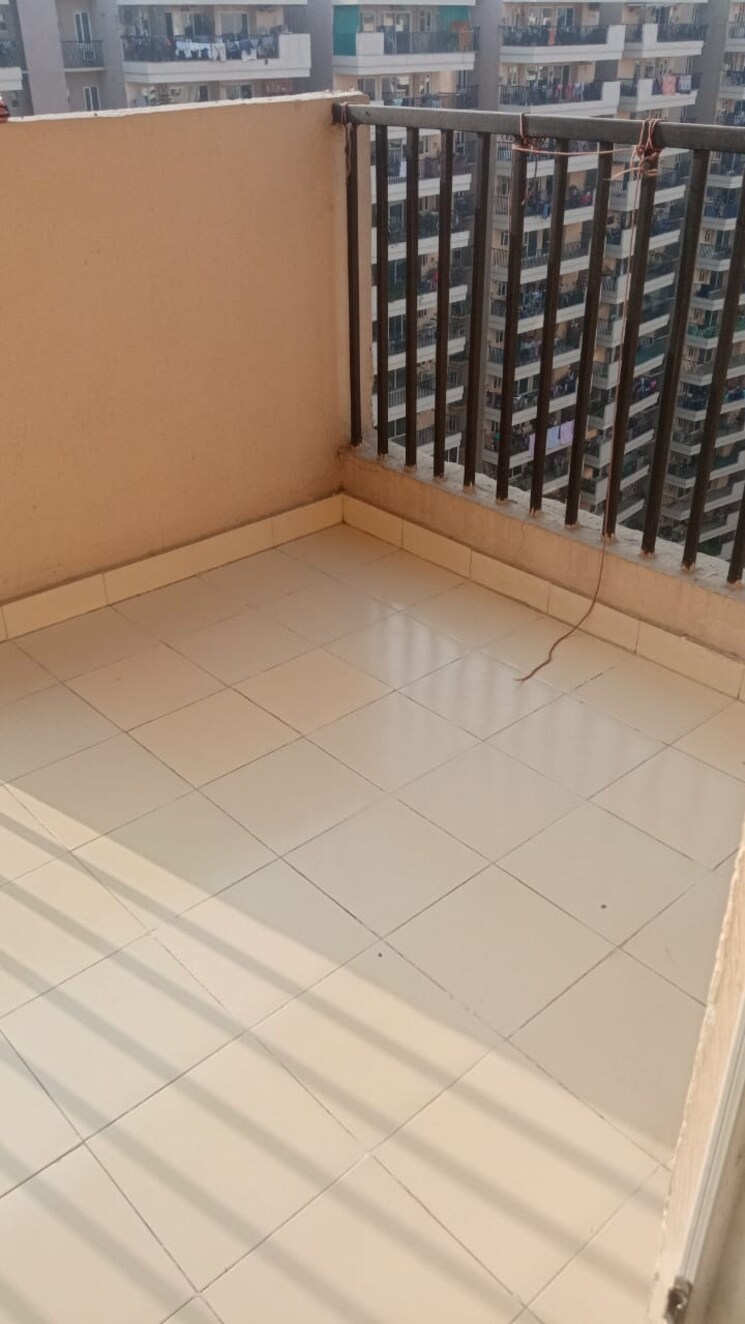 Balcony, gaur-atulyam 3 Bedroom 742 Sq.Ft. Apartment In Omicron I Greater Noida Greater Noida 9555635