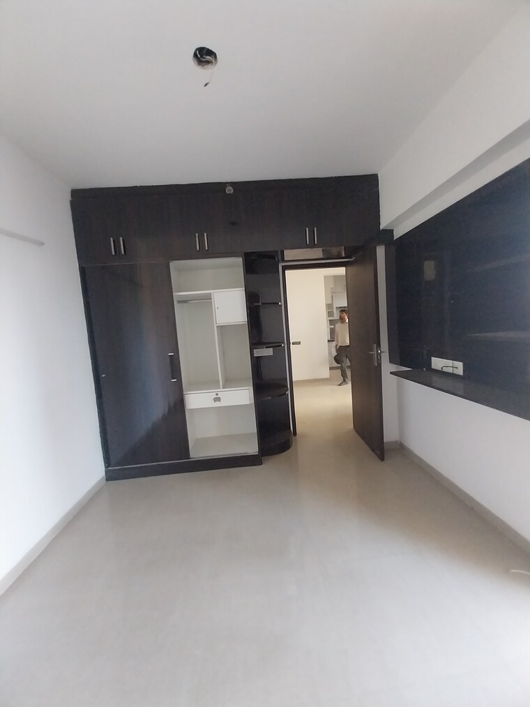 Kitchen, paras-tierea 2.5 Bedroom 1195 Sq.Ft. Apartment In Sector 137 Noida 9555637