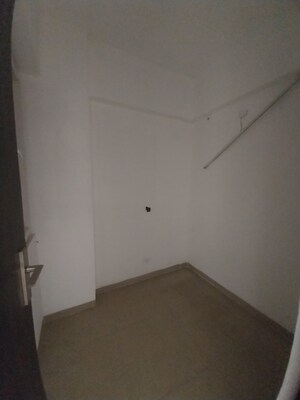 Furnished Amenities in 2.5 BHK Apartment at Paras Tierea, Sector 137 – for Rent