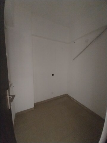 Furnished Amenities in 2.5 BHK Apartment at Paras Tierea, Sector 137 – for Rent