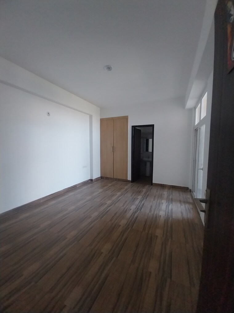 Room, paras-tierea 2.5 Bedroom 1195 Sq.Ft. Apartment In Sector 137 Noida 9555637