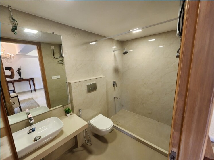 Bathroom, juhu 4 Bedroom 2500 Sq.Ft. Apartment In Juhu Mumbai 9555692