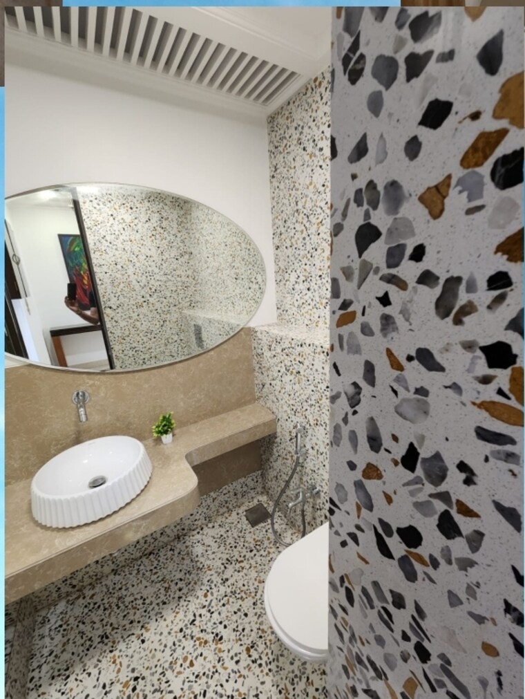 Bathroom, juhu 4 Bedroom 2500 Sq.Ft. Apartment In Juhu Mumbai 9555692