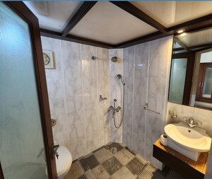 Bathroom in 4 BHK Apartment at Juhu – for Rent