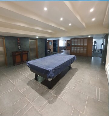 Furnished Amenities in 4 BHK Apartment at Juhu – for Rent