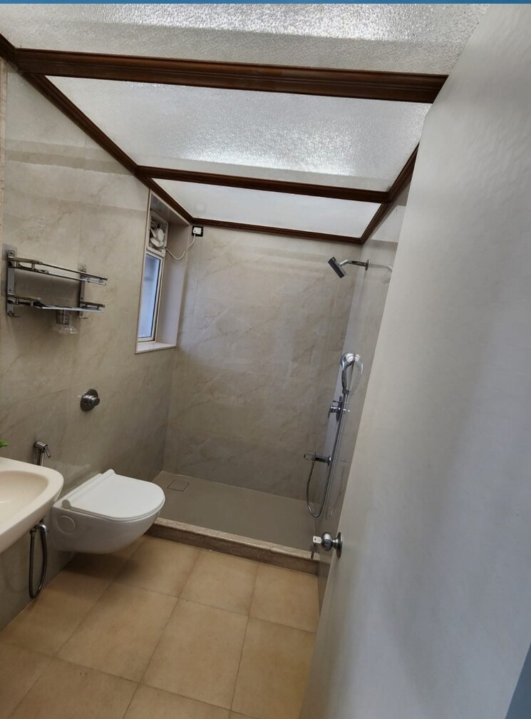 Bathroom, rustomjee-9-jvpd 4 Bedroom 2500 Sq.Ft. Apartment In Juhu Mumbai 9555722