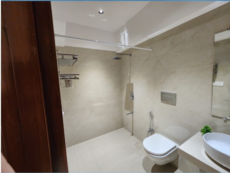 Bathroom, rustomjee-9-jvpd 4 Bedroom 2500 Sq.Ft. Apartment In Juhu Mumbai 9555722