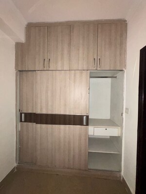 Furnished Amenities in 2.5 BHK Apartment at Supertech Ecociti, Sector 137 – for Sale
