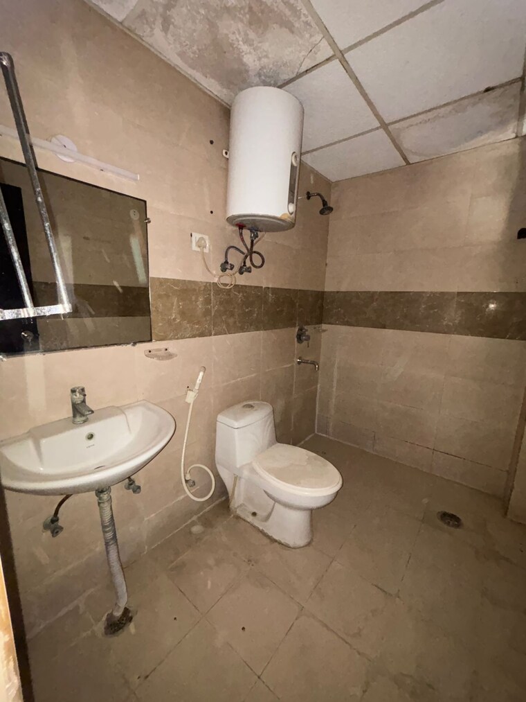 Bathroom, supertech-ecociti 2.5 Bedroom 1295 Sq.Ft. Apartment In Sector 137 Noida 9555742