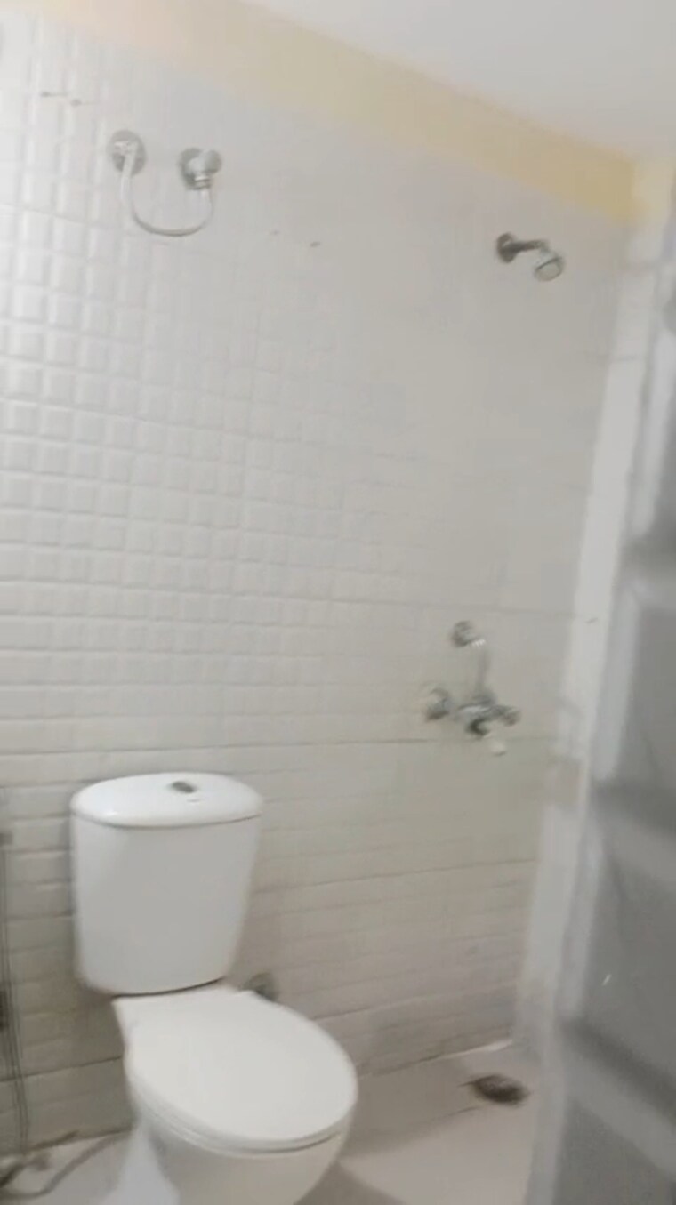 Bathroom, rps-savana 2 Bedroom 955 Sq.Ft. Apartment In Sector 88 Faridabad 9555786