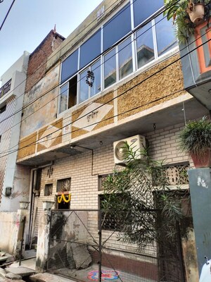 6 BHK Independent House – Exterior View View at Thakurganj - for Sale