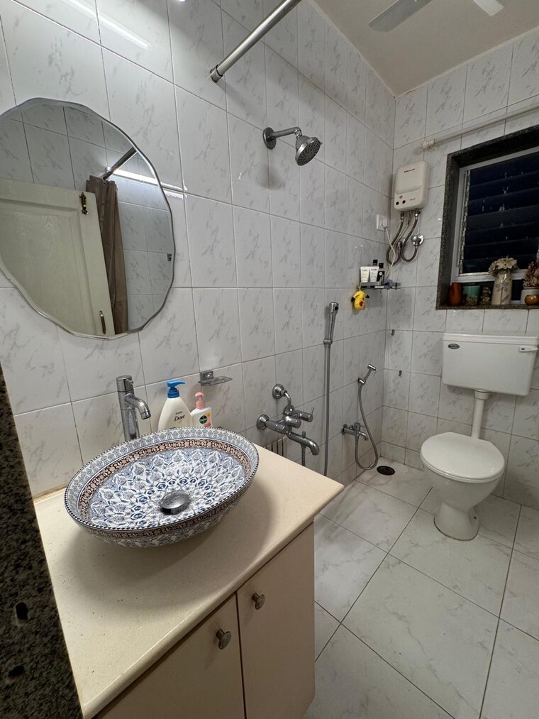Bathroom, sea-side-apartment 2 Bedroom 800 Sq.Ft. Apartment In Bandra West Mumbai 9555822