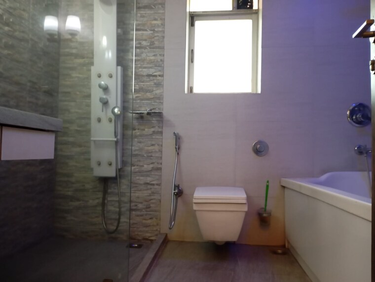 Bathroom, chembur 5 Bedroom 3900 Sq.Ft. Villa In Chembur Mumbai 9555860