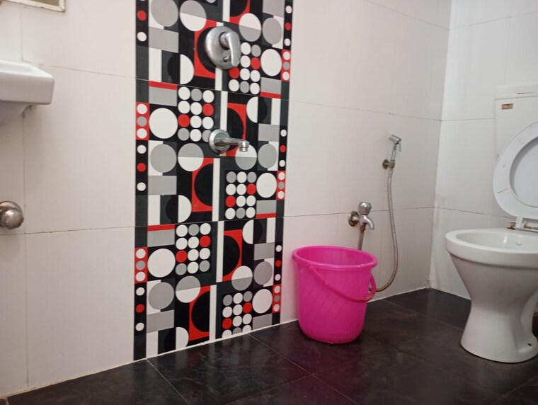 Bathroom, chembur 5 Bedroom 3900 Sq.Ft. Villa In Chembur Mumbai 9555860