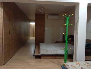 Bedroom in 5 BHK Villa at Chembur – for Rent