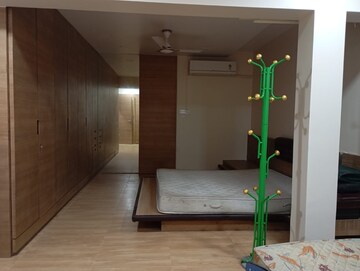 Bedroom in 5 BHK Villa at Chembur – for Rent