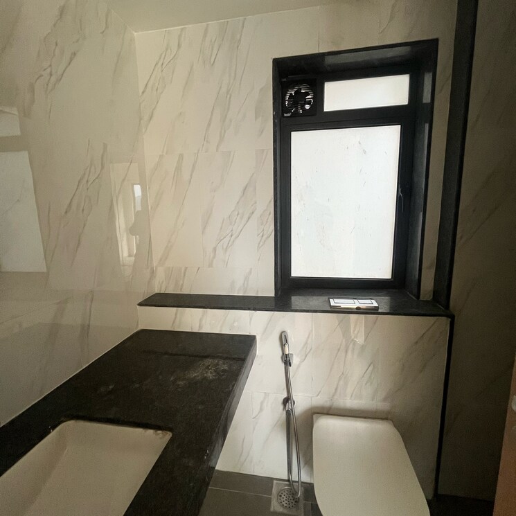 Bathroom, lodha-woods 3.5 Bedroom 1168 Sq.Ft. Apartment In Lokhandwala Mumbai 9555881