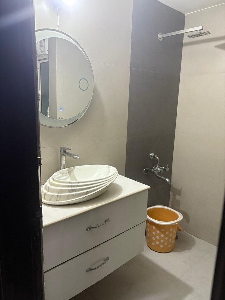 Bathroom, 3c-lotus-boulevard 3 Bedroom 1691 Sq.Ft. Apartment In Sector 100 Noida 9555895