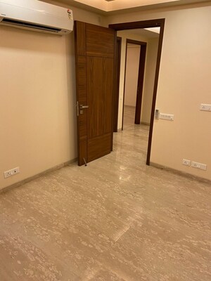 Room in 4 BHK Apartment at Greater Kailash I – for Sale