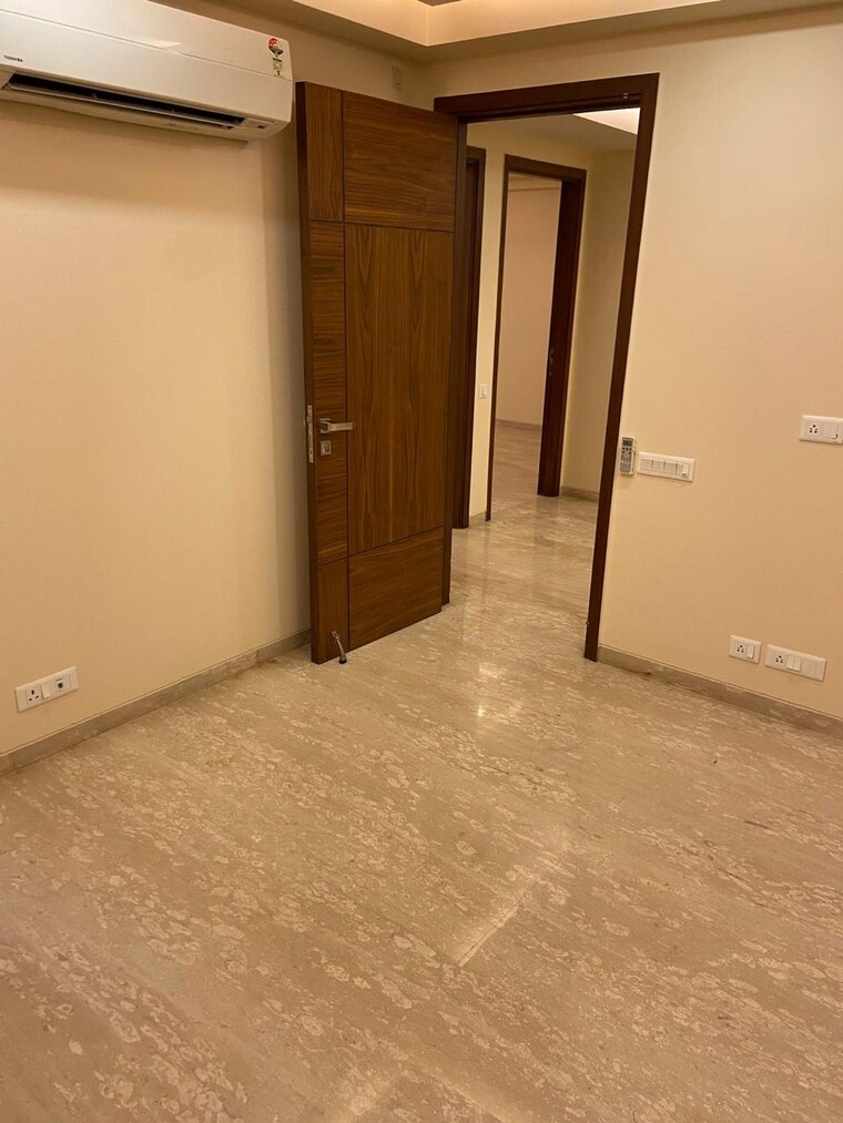 Room, greater kailash i 4 Bedroom 2700 Sq.Ft. Apartment In Greater Kailash I Delhi 9555882