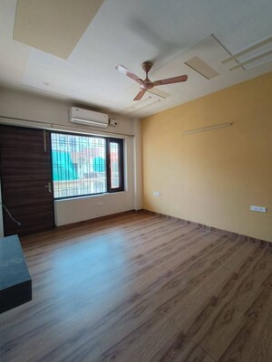 3 BHK Builder Floor For Rent in Chattarpur