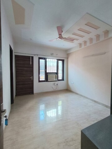 Room in 3 BHK Builder Floor at Chattarpur – for Rent