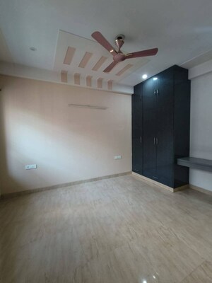Room in 3 BHK Builder Floor at Chattarpur – for Rent