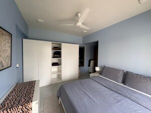 Bedroom in 2 BHK Apartment at Bandra West – for Rent