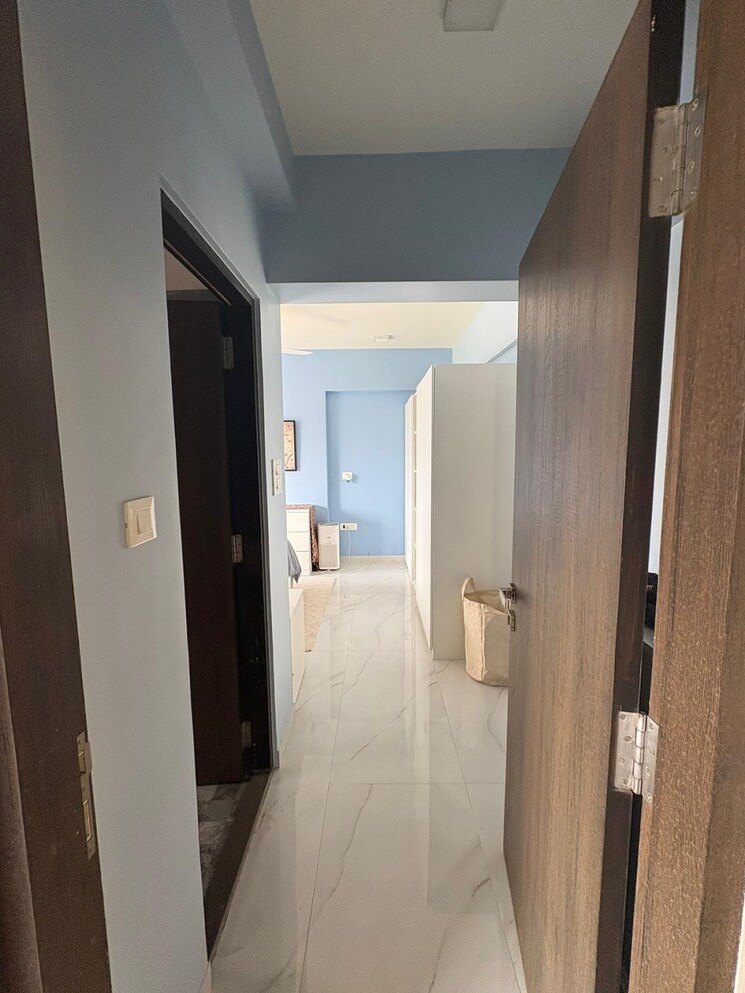 Room, bandra west 2 Bedroom 700 Sq.Ft. Apartment In Bandra West Mumbai 9555760