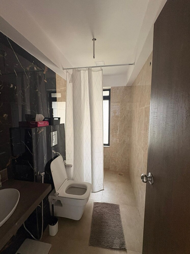 Bathroom, bandra west 2 Bedroom 700 Sq.Ft. Apartment In Bandra West Mumbai 9555760