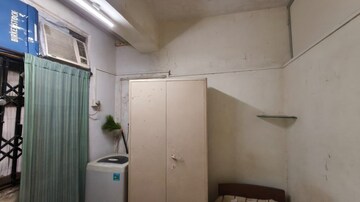 Furnished Amenities in 1 BHK Apartment at Bandra West – for Rent