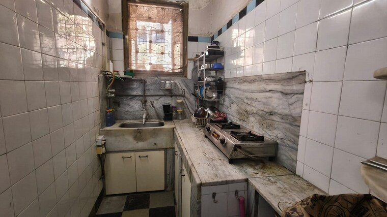 Kitchen, bandra west 1 Bedroom 500 Sq.Ft. Apartment In Bandra West Mumbai 9555921