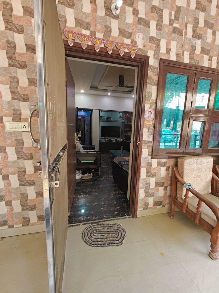 Living Room, jagriti-apartments 1 Bedroom 1000 Sq.Ft. Independent House In Sector 71 Noida 9555940