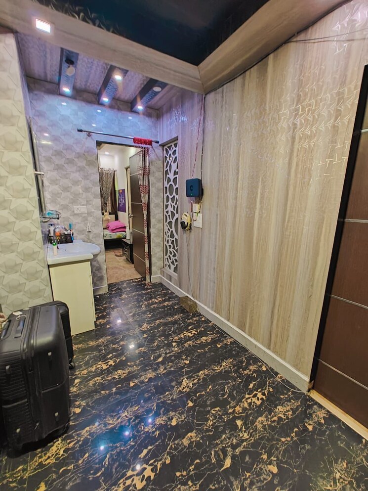 Living Room, jagriti-apartments 1 Bedroom 1000 Sq.Ft. Independent House In Sector 71 Noida 9555940