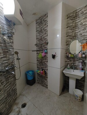 Bathroom in 1 BHK Independent House at Jagriti Apartments, Sector 71 – for Rent