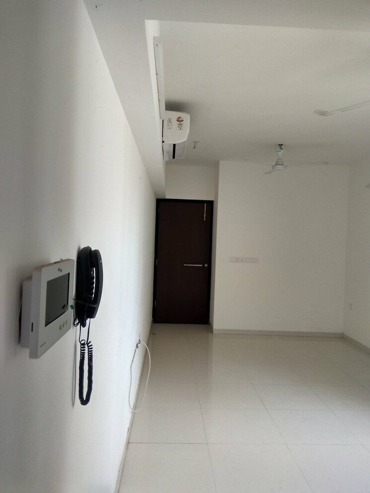 Bathroom, lodha-splendora 1 Bedroom 452 Sq.Ft. Apartment In Ghodbunder Road Thane 9555999