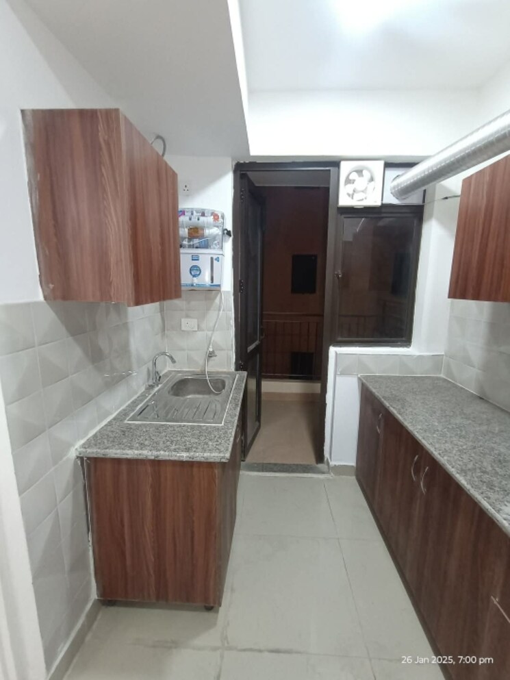 Kitchen, rg-luxury-homes 3 Bedroom 1661 Sq.Ft. Apartment In Sector 16b Greater Noida Greater Noida 9556033