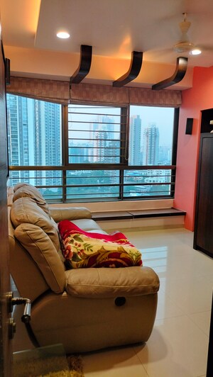Bedroom in 5 BHK Apartment at Oberoi Realty Woods, Goregaon East – for Rent
