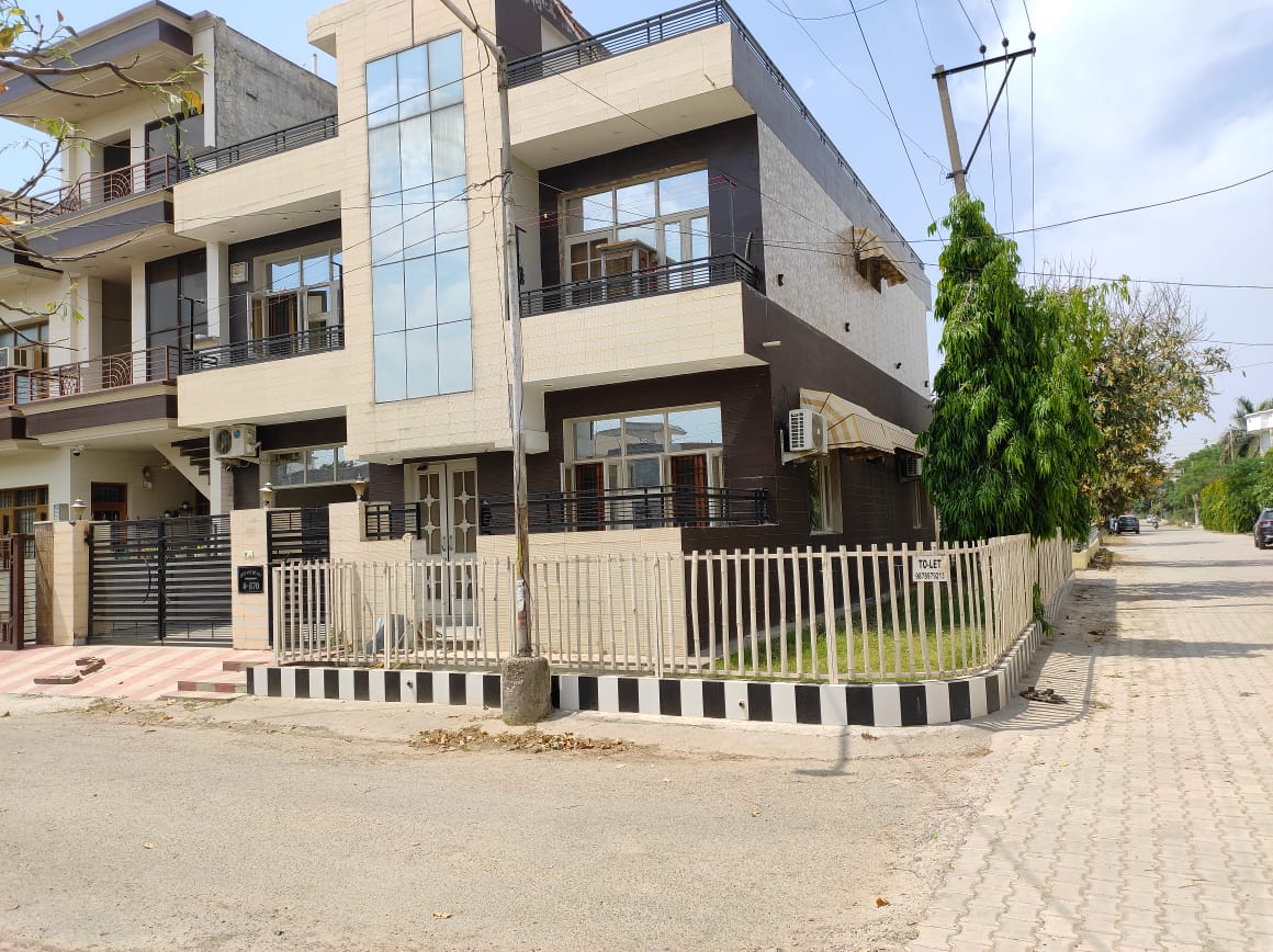 6+ BHK + Extra Room Independent House For Sale in Shivalik City