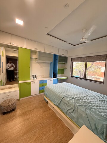 Team Area in 4 BHK Apartment at Lower Parel – for Sale