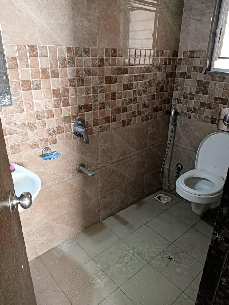 Bathroom, nsg-royal-one 2 Bedroom 908 Sq.Ft. Apartment In Pimple Nilakh Pune 9556117