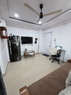 Master Bedroom in 1 BHK Apartment at Sunrise Tower Goregaon, Goregaon West – for Rent