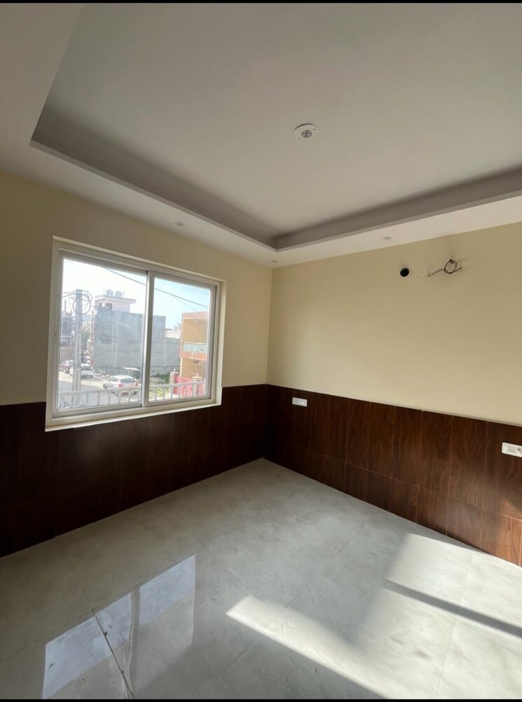 Room, sector 126 2 Bedroom 1080 Sq.Ft. Builder Floor In Sector 126 Mohali 9556093