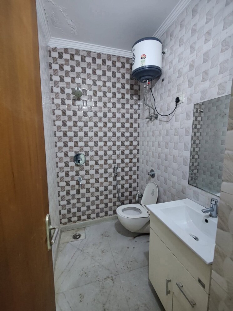 Other, chattarpur 3 Bedroom 1150 Sq.Ft. Builder Floor In Chattarpur Delhi 9556118